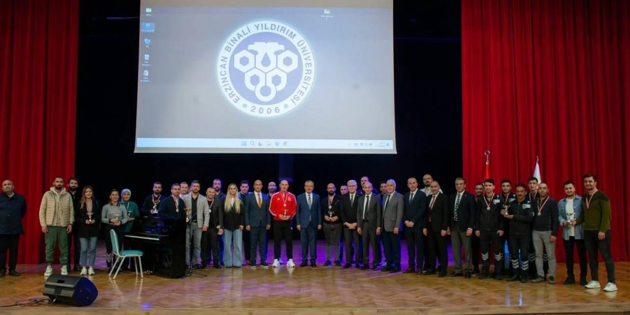 Spor Müsabakalarında Kupa Ve Madalyalar Sahiplerini Buldu