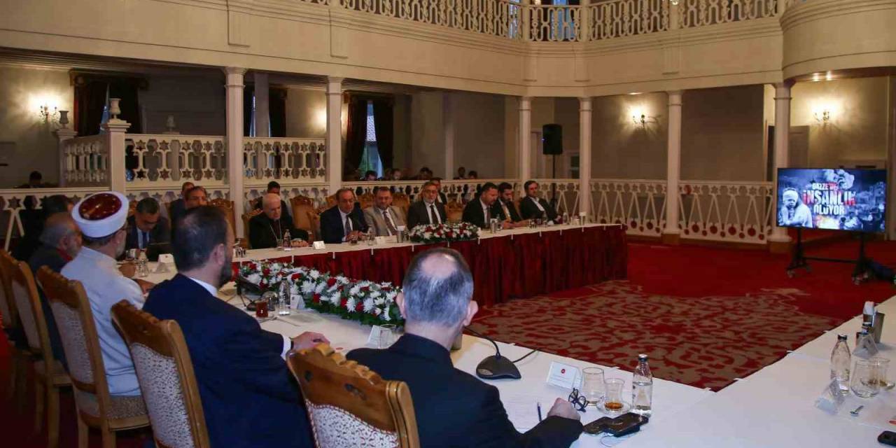 Diyanet İşleri Başkanı Erbaş Gayrimüslim Dini Cemaat Ve Vakıf Temsilcileriyle Bir Araya Geldi