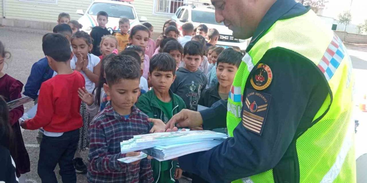 Jandarma Ekipleri Tarafından Öğrencilere Trafik Eğitimi
