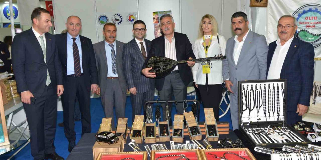 Özakalın, Yörex’te Konuklarını Ağırladı, Stantları Ziyaret Etti