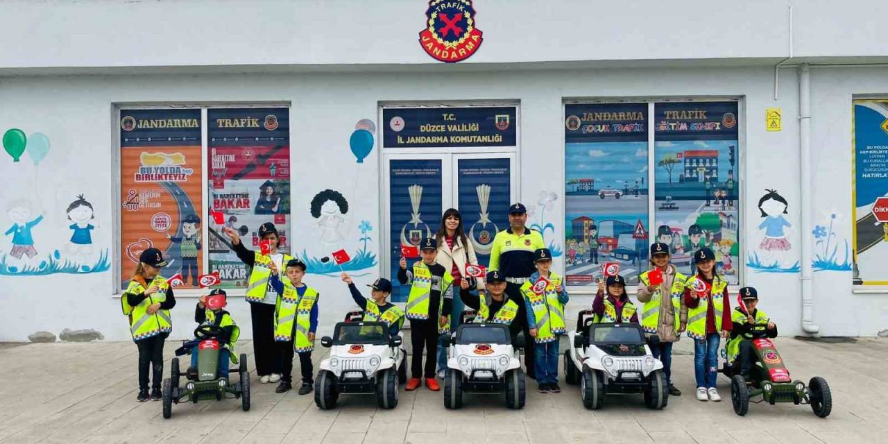 Geleceğin Sürücüleri Kuralları Öğrendi