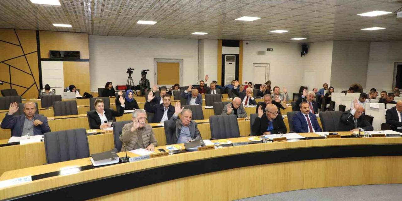 Başkan Zeybek: “Su Ücretlerine Maliyetimizin Altında Olmasına Rağmen Mecburen Zam Yapıyoruz”