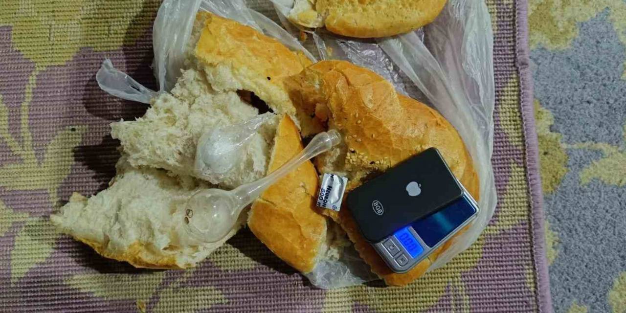 Osmaniye’de Ekmek Arasından Uyuşturucu Çıktı