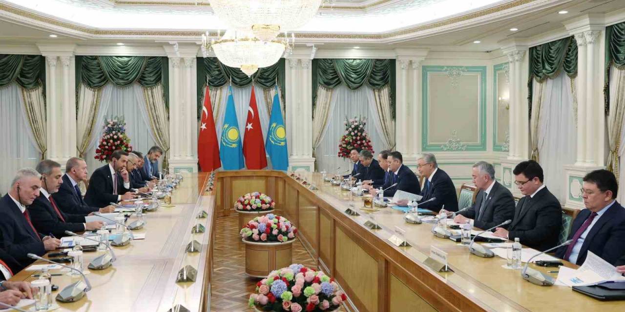 Cumhurbaşkanı Erdoğan, Kazakistanlı Mevkidaşı Tokayev İle Görüştü