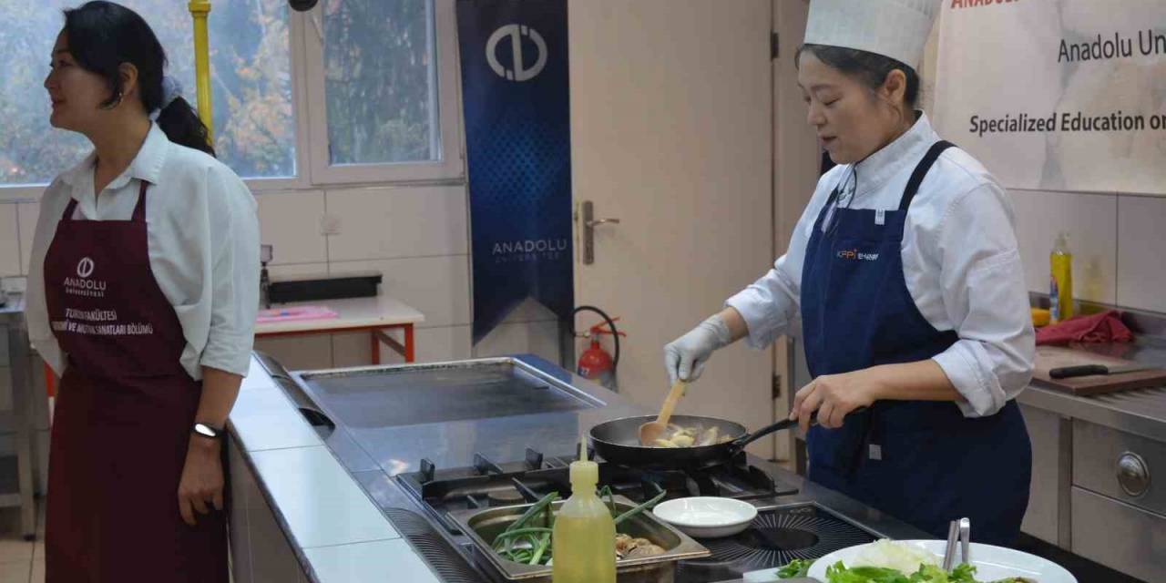 Anadolu Üniversitesi’nde Kore Yemeği Atölyesi Gerçekleştirildi