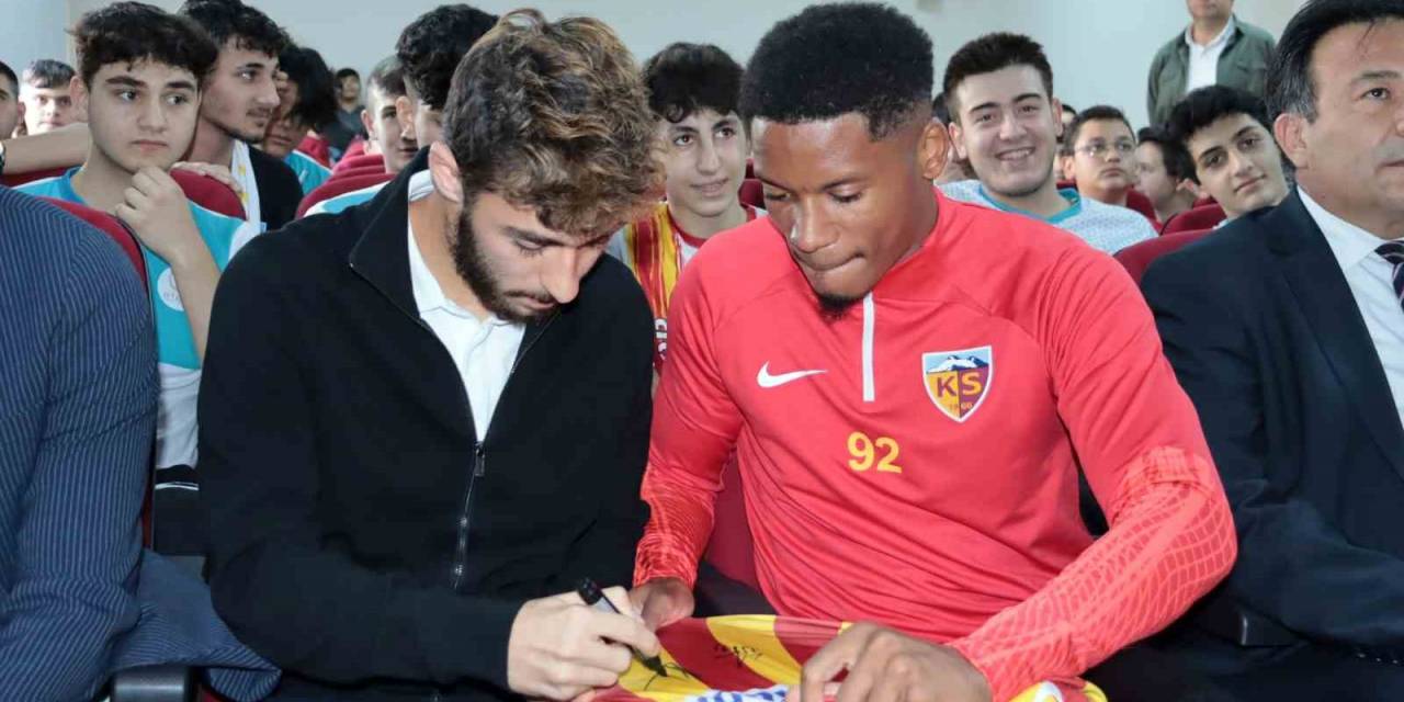 Kayserisporlu Futbolcular, Öğrencilerle Buluştu