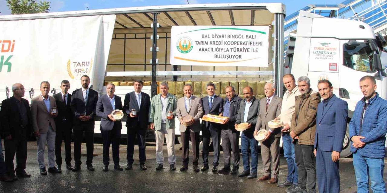 Bingöllü Üreticilerden Alınan Ballar, Tarım Kredi Kooperatifi Marketlerine Gönderildi