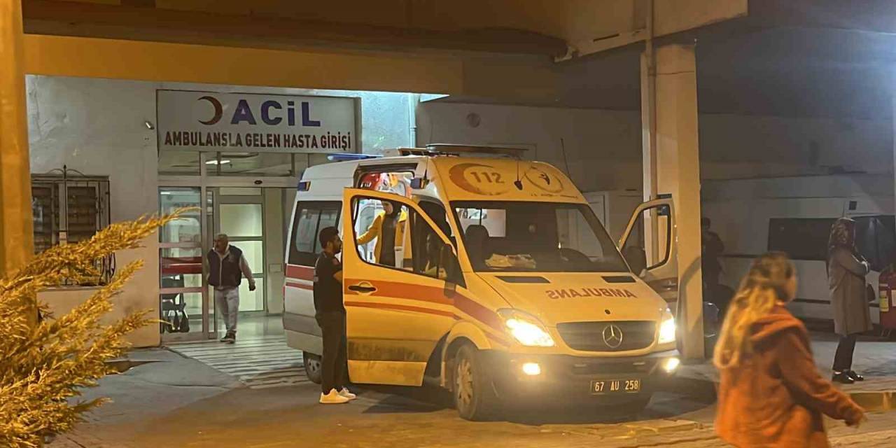 Kamyonet İle İşçi Servisi Çarpıştı: 11 Yaralı