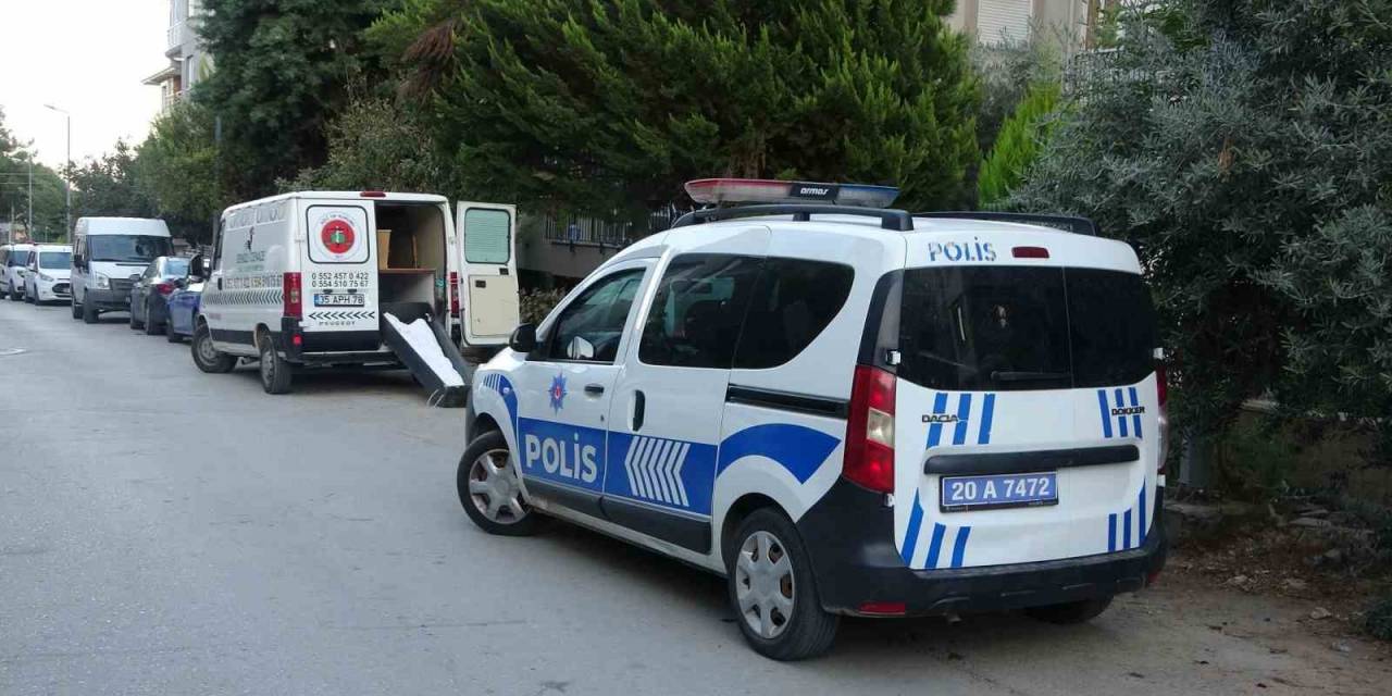 Emekli Asker Evinde Silahla Vurulmuş Halde Bulundu