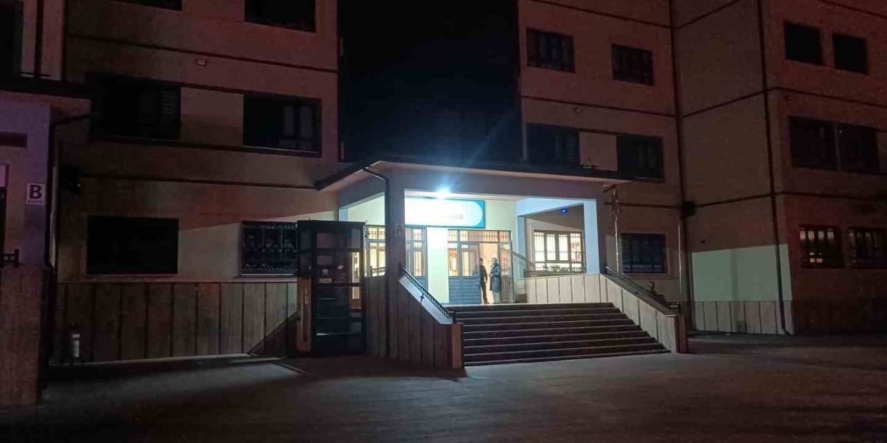 Okulda Yangın Alarmı Paniğe Sebep Oldu