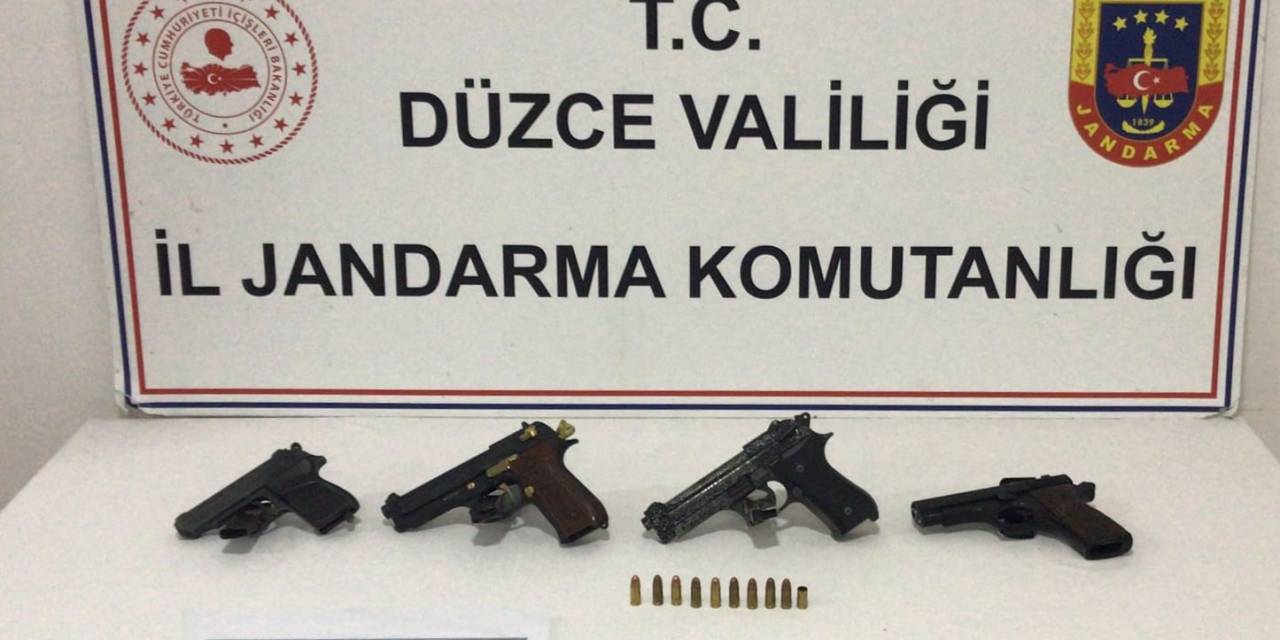 Havaya Ateş Ettiler 4 Silahla Yakalandılar