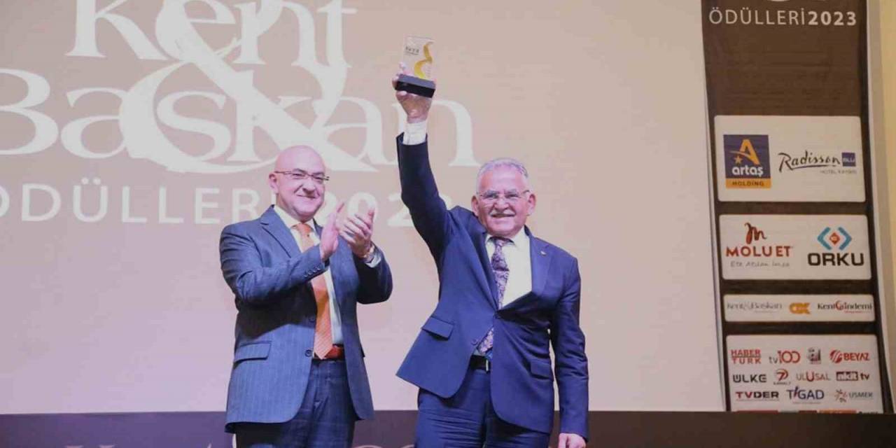 Büyükkılıç’a İç Anadolu’nun En Başarılı Belediye Başkanı Ödülü