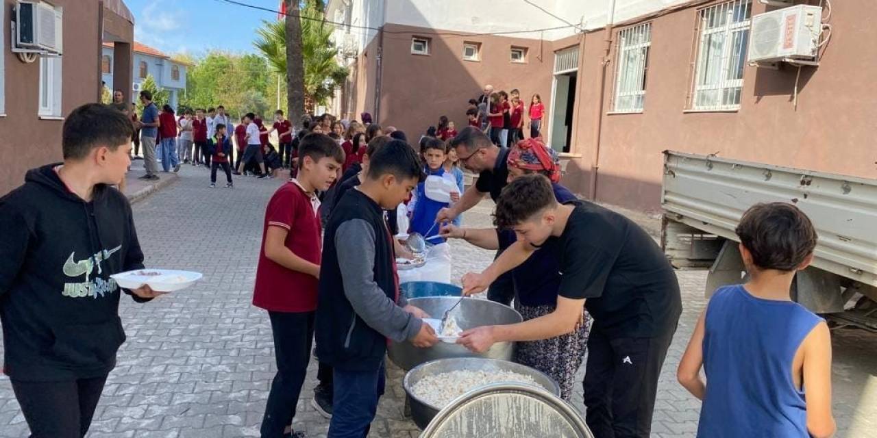 Köyceğiz İmam-hatip Ortaokulu’nda Kavurma Pilav İkramında Bulunuldu