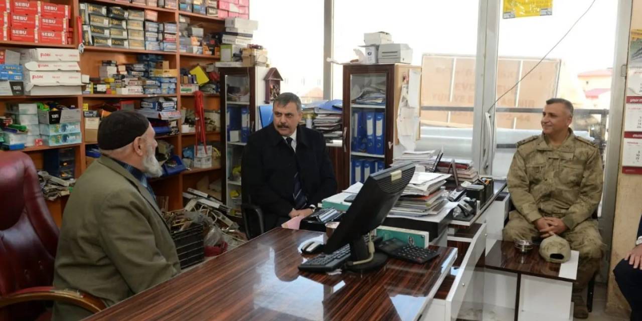 Vali Çiftçi’den Karayazı Çıkarması