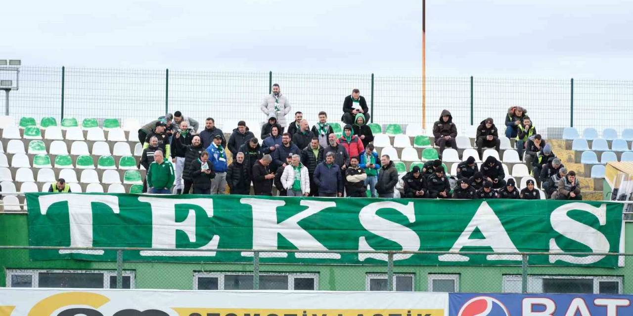 Bursaspor Taraftarı, Uygulanan Yasağa İsyan Etti