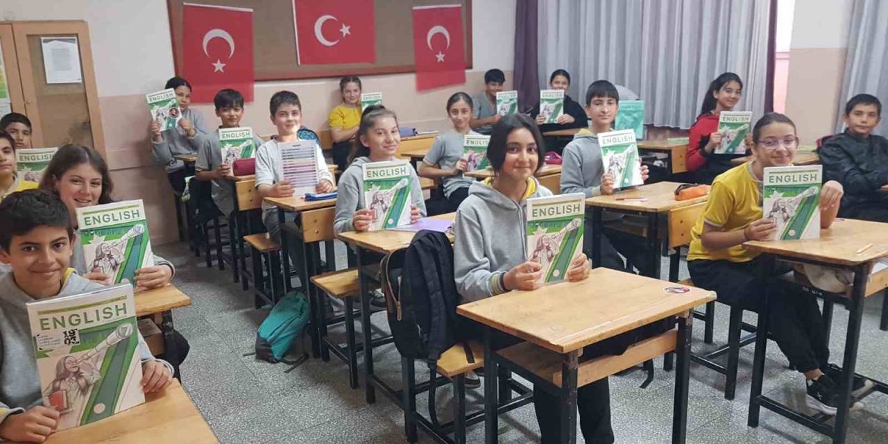 Muğla Öğretmenlerinin Kaleminden Çıkan İngilizce Ders Kitapları Okullarda Okutuluyor