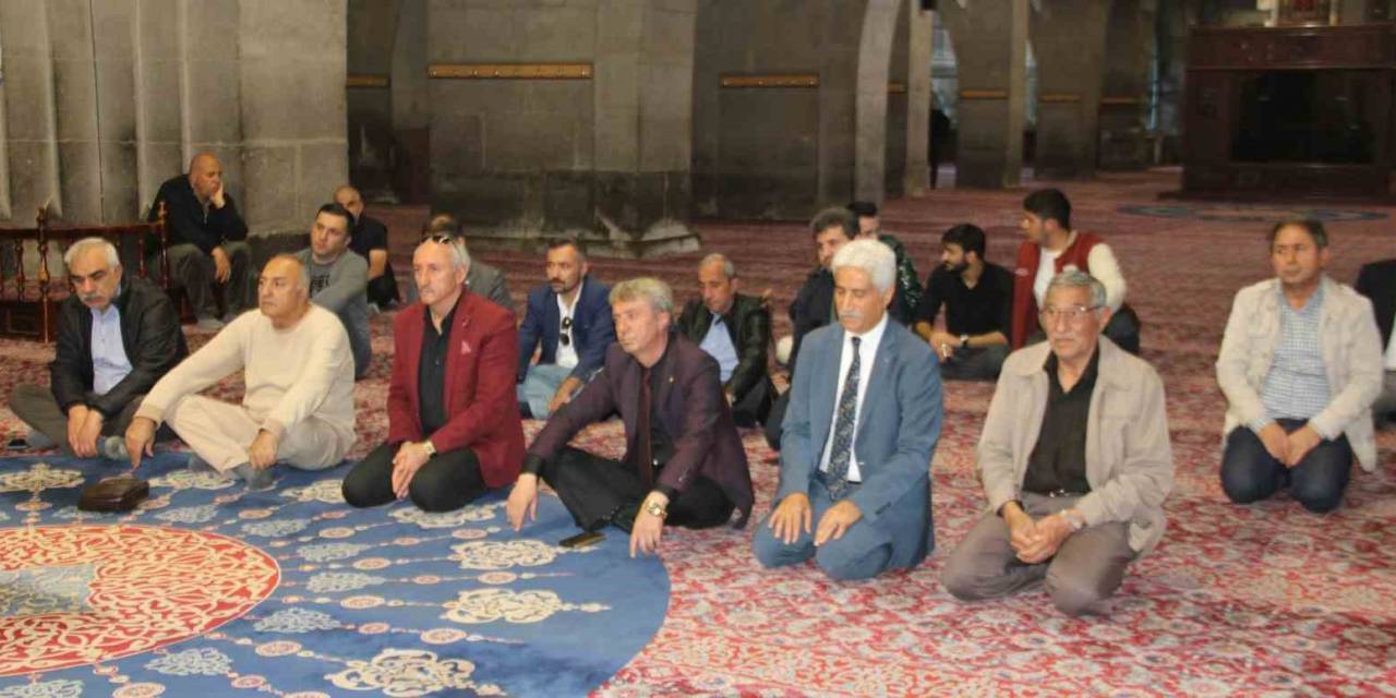 Karabağ Şehitleri Ve Paşayeva İçin Mevlit Okutuldu