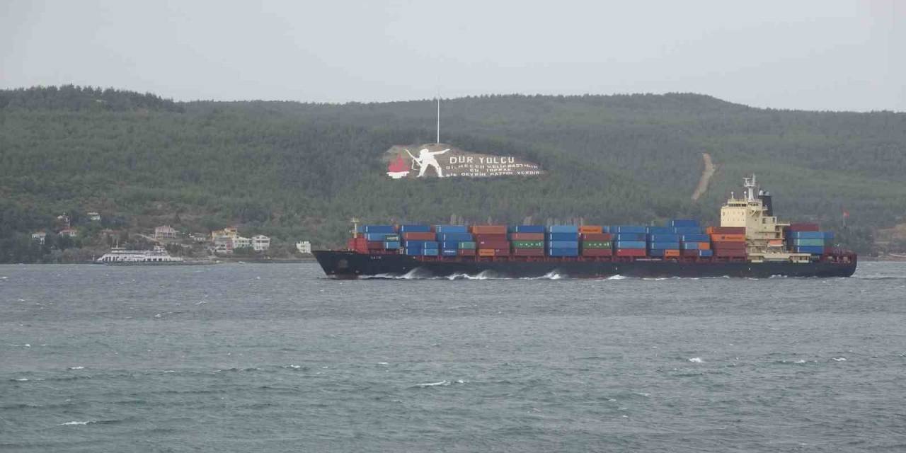 Çanakkale Boğazı Yoğun Fırtına Nedeniyle Çift Yönlü Kapandı