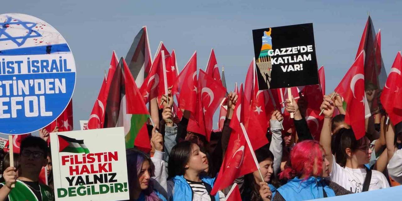 Uşak’ta Filistin’e Destek İçin Doğa Yürüyüşü Gerçekleştirildi