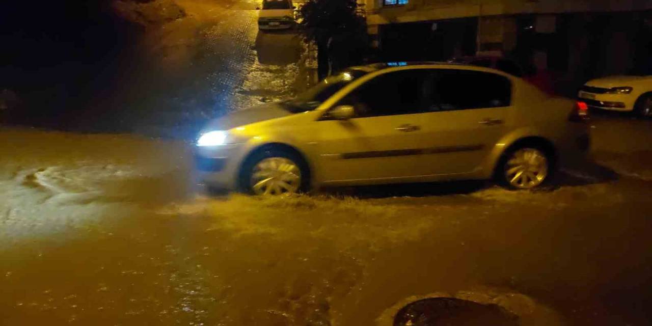 Meteoroloji Uyarmıştı: Şiddetli Yağış İstanbul Sınırına Dayandı