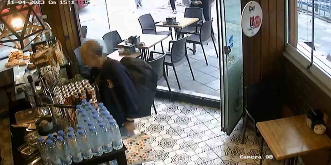 Vicdansız Hırsız Yardım Kumbarasını Çaldı: O Anlar Kamerada