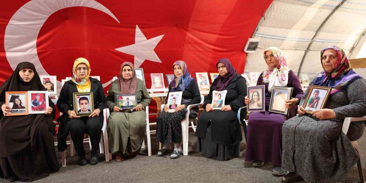 Evlat Nöbetindeki Annelerden Çocuklarına ’teslim Ol’ Çağrısı