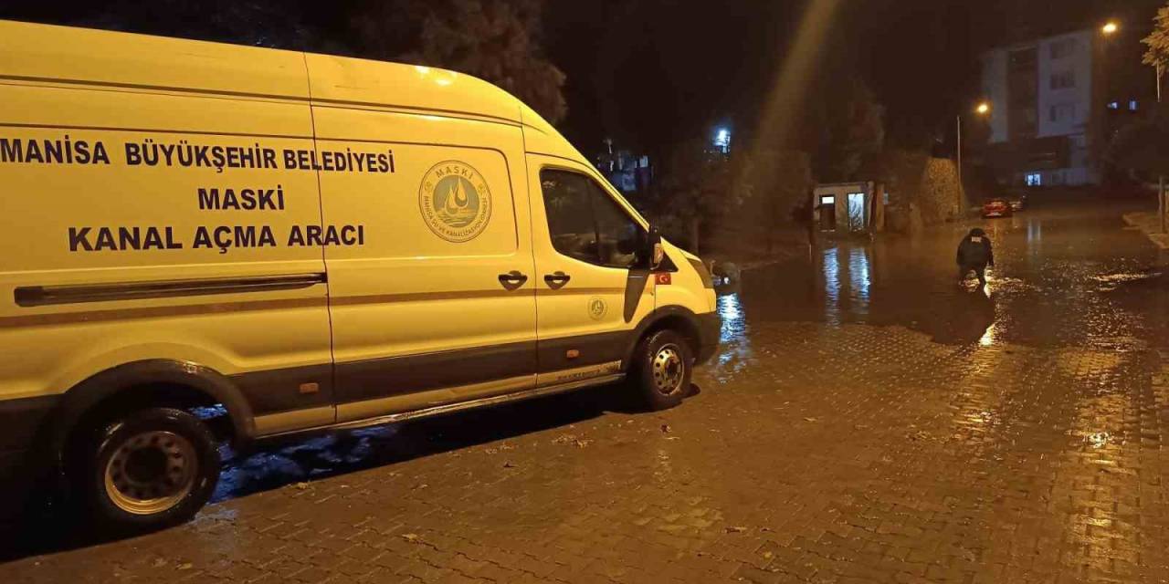 Sağanak Yağışta Maski Gece Boyu Sahada Teyakkuzda Kaldı