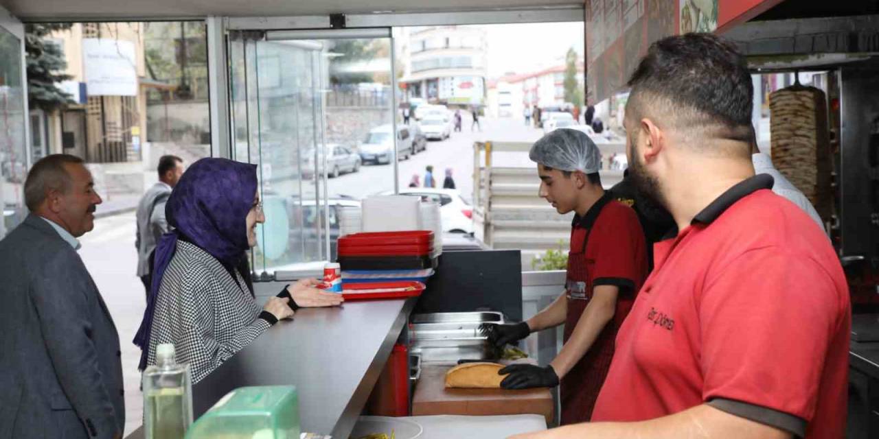 Akyurt Belediye Başkanı Hilal Ayık İlçe Esnafını Ziyaret Etti