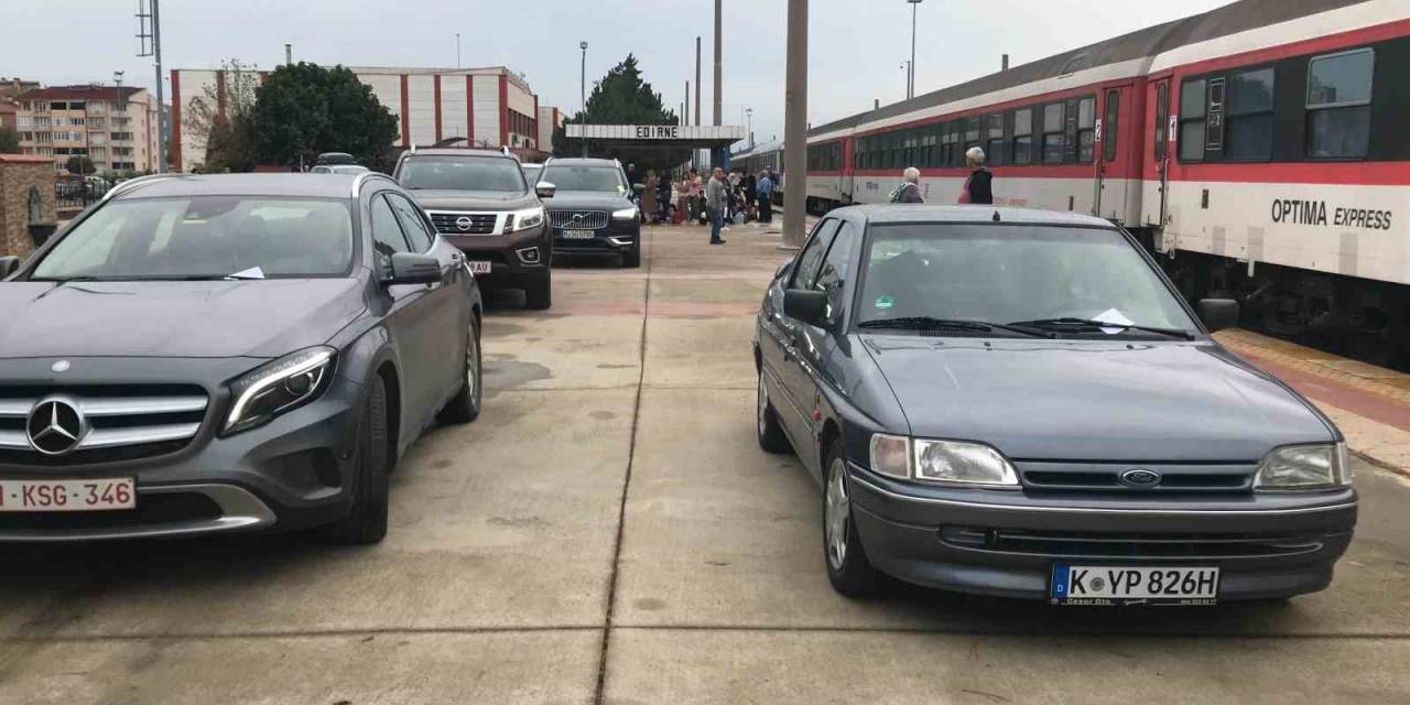 Yorgun Gurbetçiler Arabalı Tren İle Avrupa Ülkelerine Dönüyor