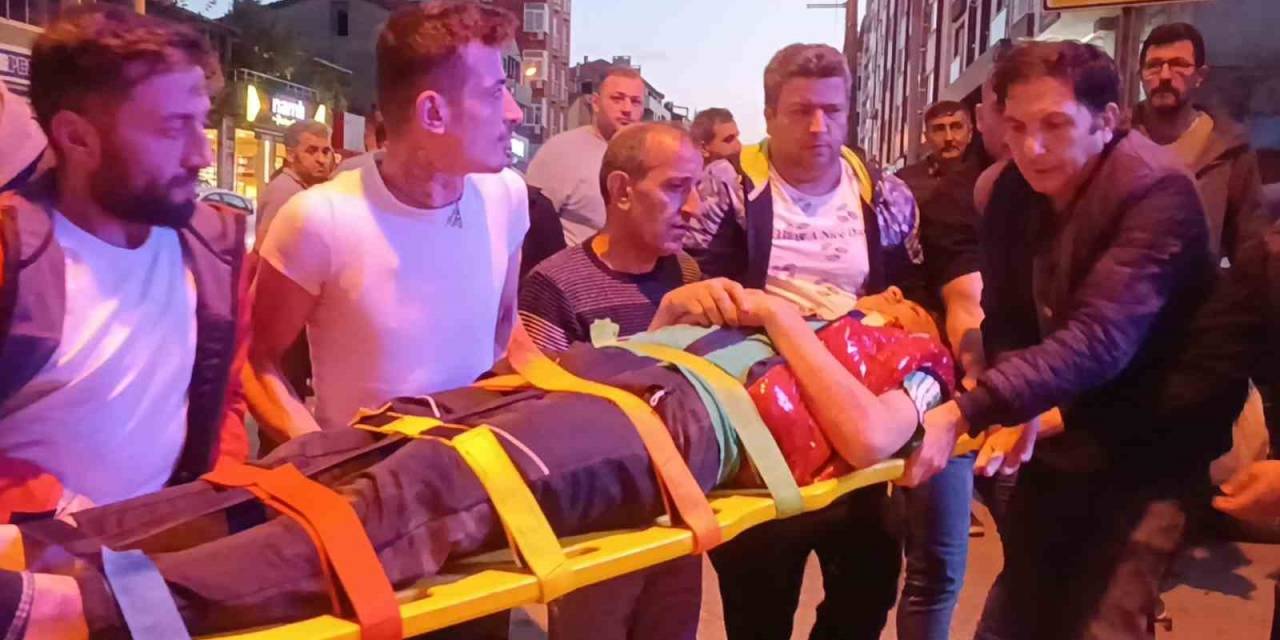 Kocaeli’de Motosiklet İle Otomobil Kafa Kafaya Çarpıştı: 2 Yaralı