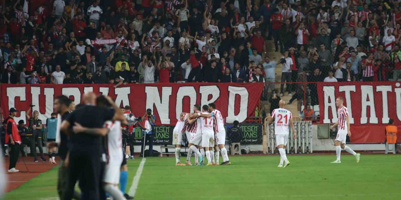Trendyol Süper Lig: Antalyaspor: 3 - Beşiktaş: 2 (Maç Sonucu)