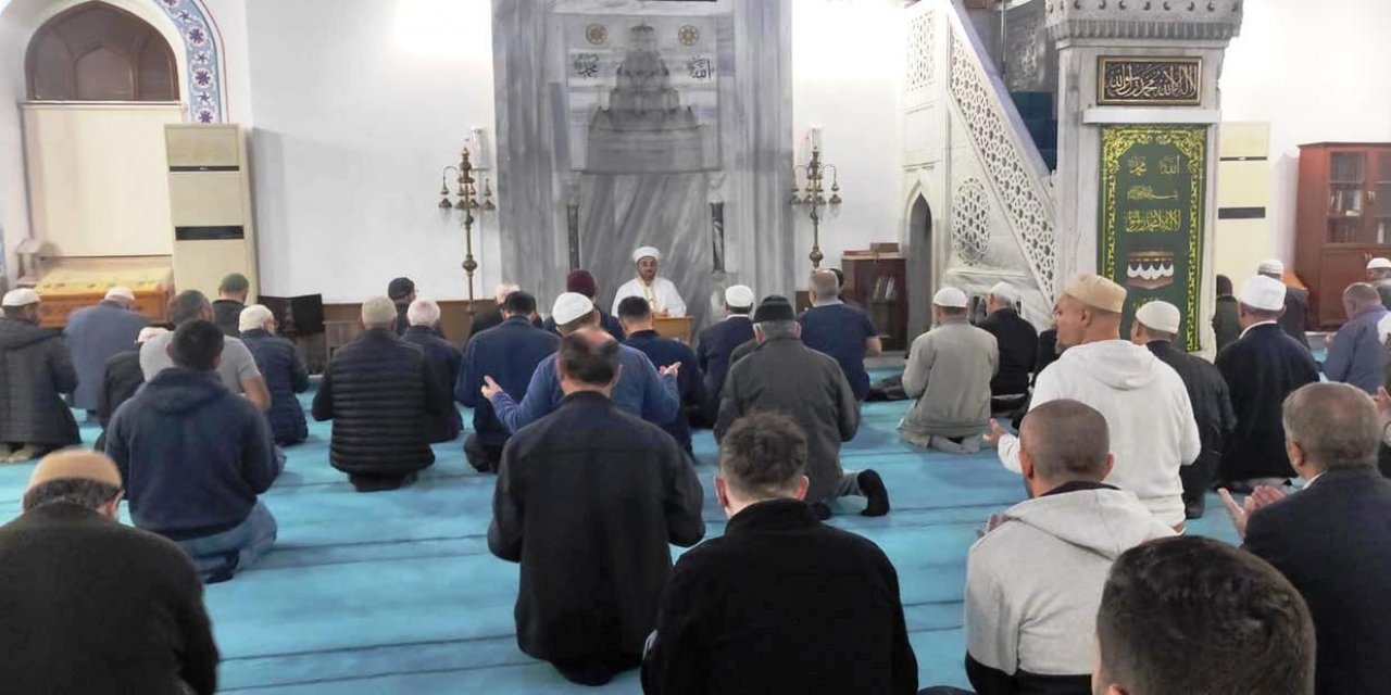 Rize'de Gazze için camilerde dua edildi