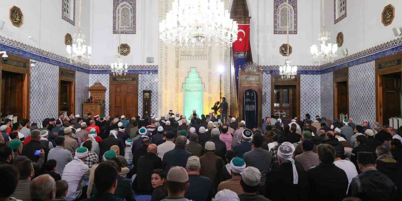 90 Bin Camide Filistinliler İçin Dualar Edildi