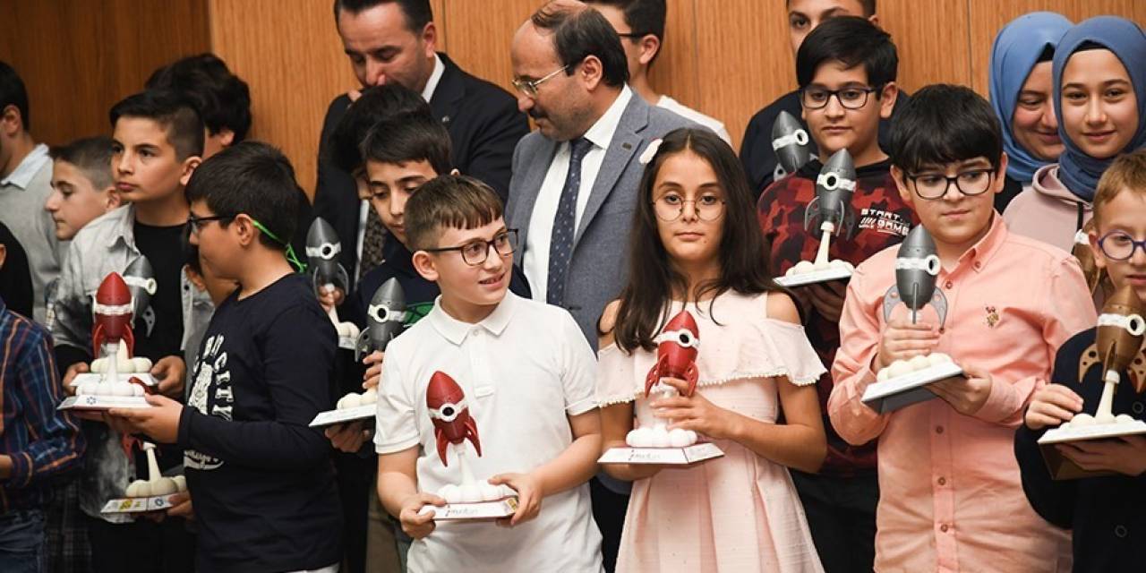 Etü’de Mucit Çocuklar İçin Ödül Töreni Düzenlendi