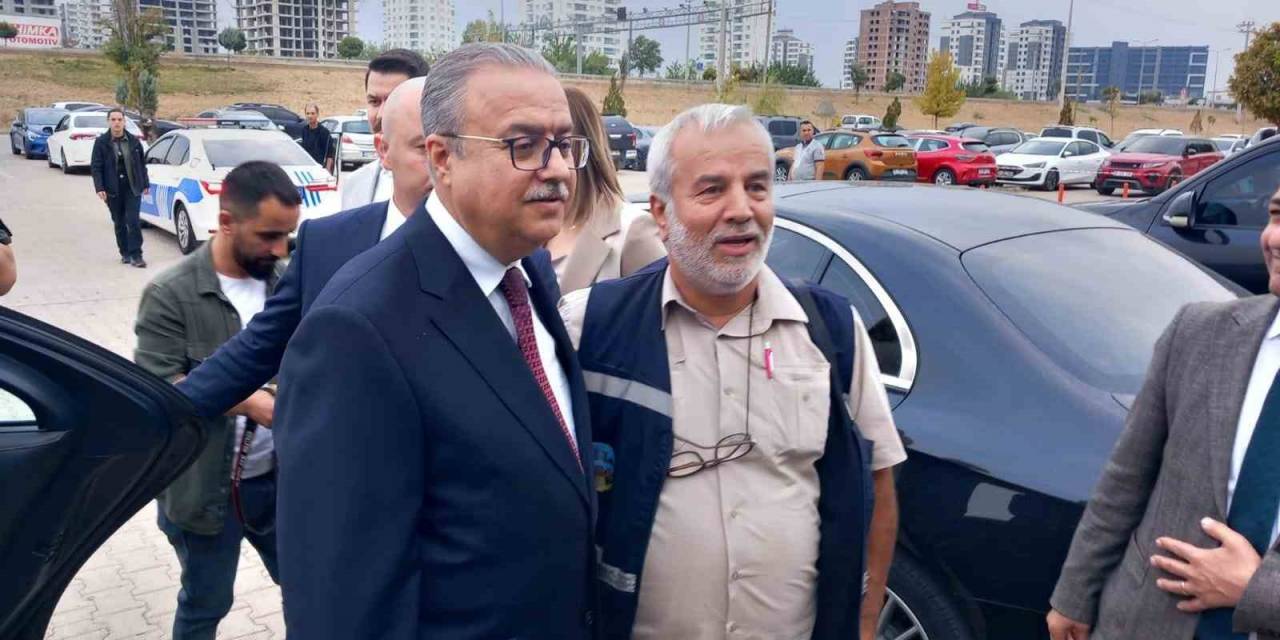 Diyarbakırlı Hayvansever, Sokak Hayvanlarına Yem Temini İçin Harekete Geçti