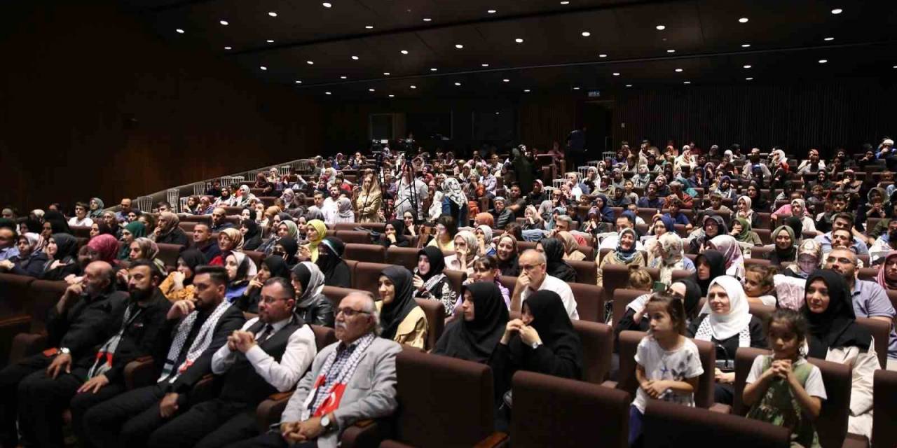 Ömer Karaoğlu Ezgilerini Özgür Filistin İçin Söyledi