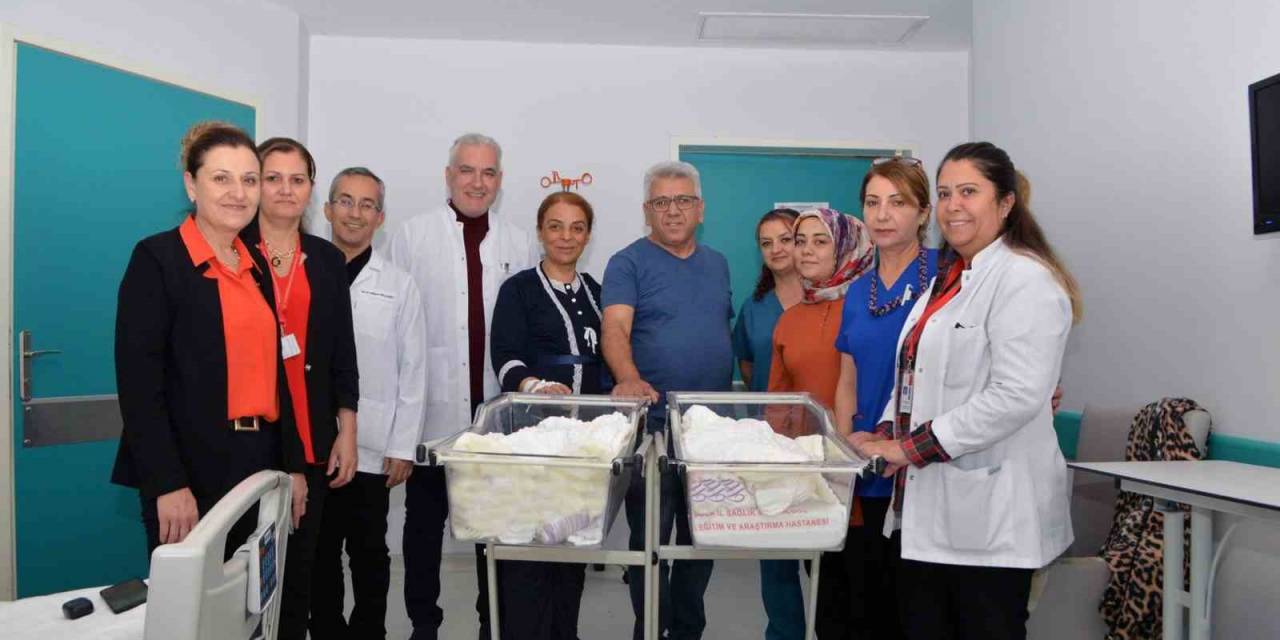 Songül Öğretmenin 51 Yaşında Gelen İkiz Bebek Sevinci