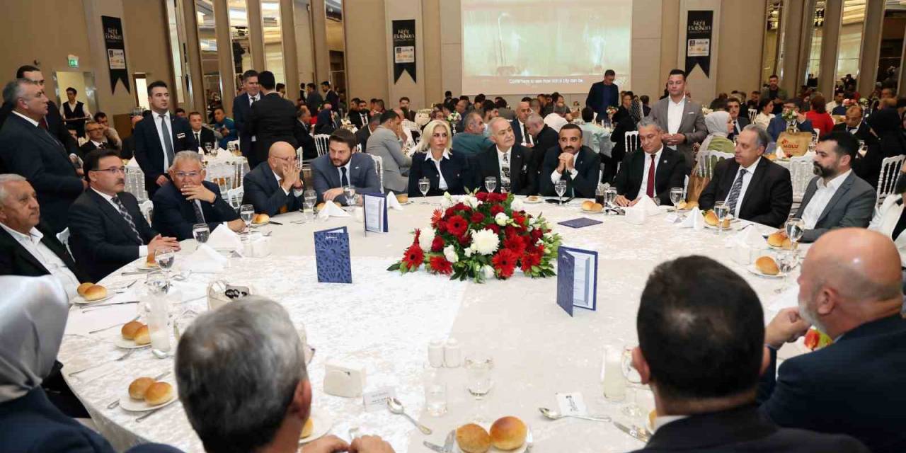 Başkan Yalçın’a İki Ödül Birden