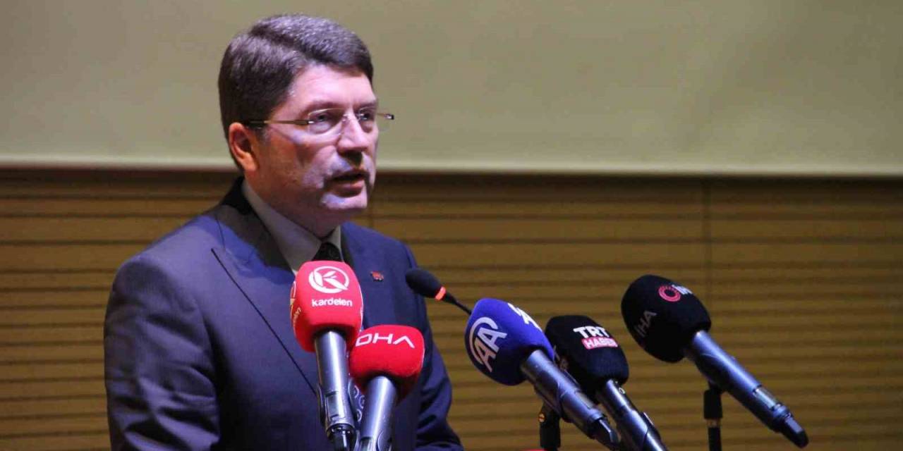 Adalet Bakanı Yılmaz Tunç: "Hukuk Fakültesinden Mezun Olanlar Önce Hukuk Mesleklerine Giriş Sınavını Kazanacak"