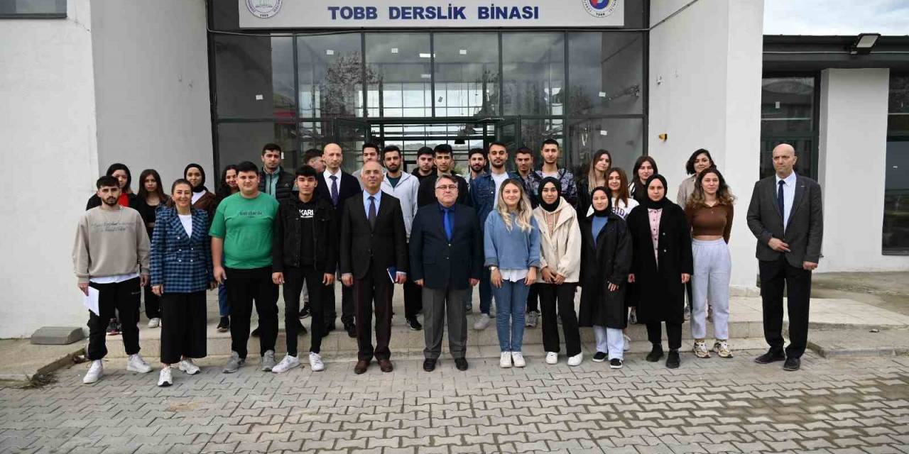 Rektör Özölçer Çaycuma Kampüsünde Öğrencilerle Bir Araya Geldi