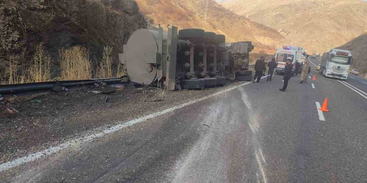 Ağrı’da Kaza Yapan Tanker Sürücüsü Hayatını Kaybetti
