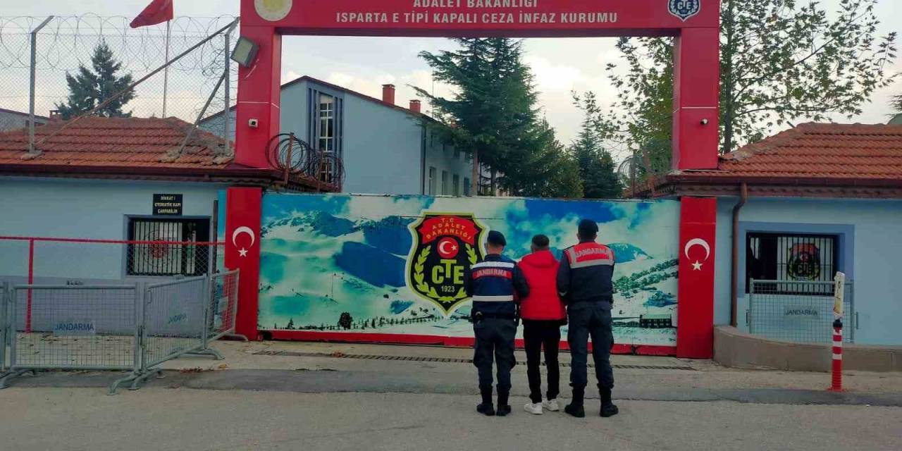 Göçmen Kaçakçılığı Operasyonunda 1’i Deaş Şüphelisi Toplam 8 Kişi Yakalandı