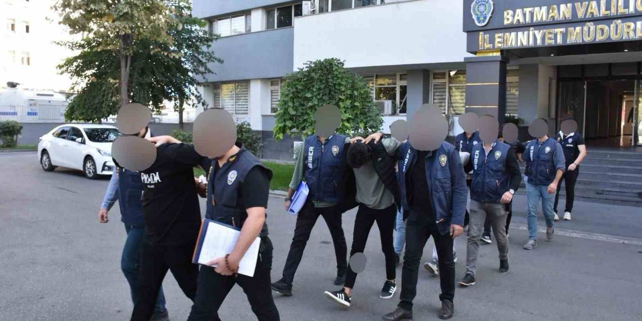 Batman’da Sosyal Medya Üzerinden Dolandırıcılık Yapan 4 Şüpheli Tutuklandı