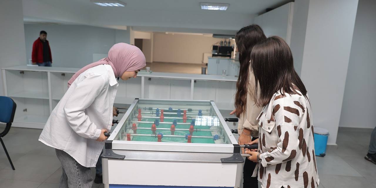 Dulkadiroğlu’nda 2 Yeni Gençlik Merkezi Gençlerin Hizmetine Sunuldu