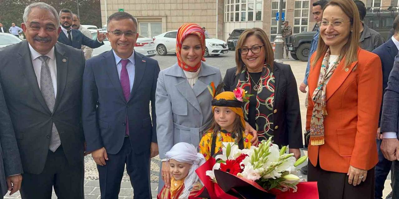 Bakan Göktaş, Başkan Şahin İle Bir Araya Geldi