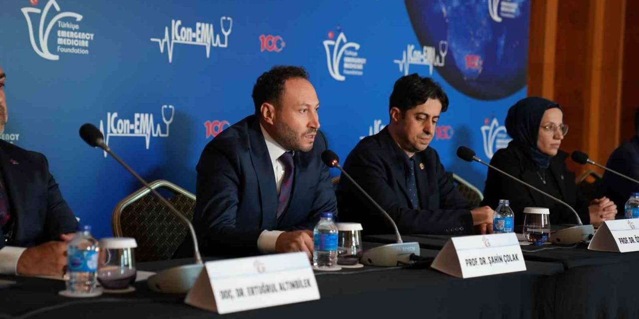 Türkiye Acil Tıp Vakfı Açıkladı: "Acilde Başvuru Sayısı Giderek Artıyor, Günde 2 Bin 500 Hastaya Bakan Hastaneler Var"