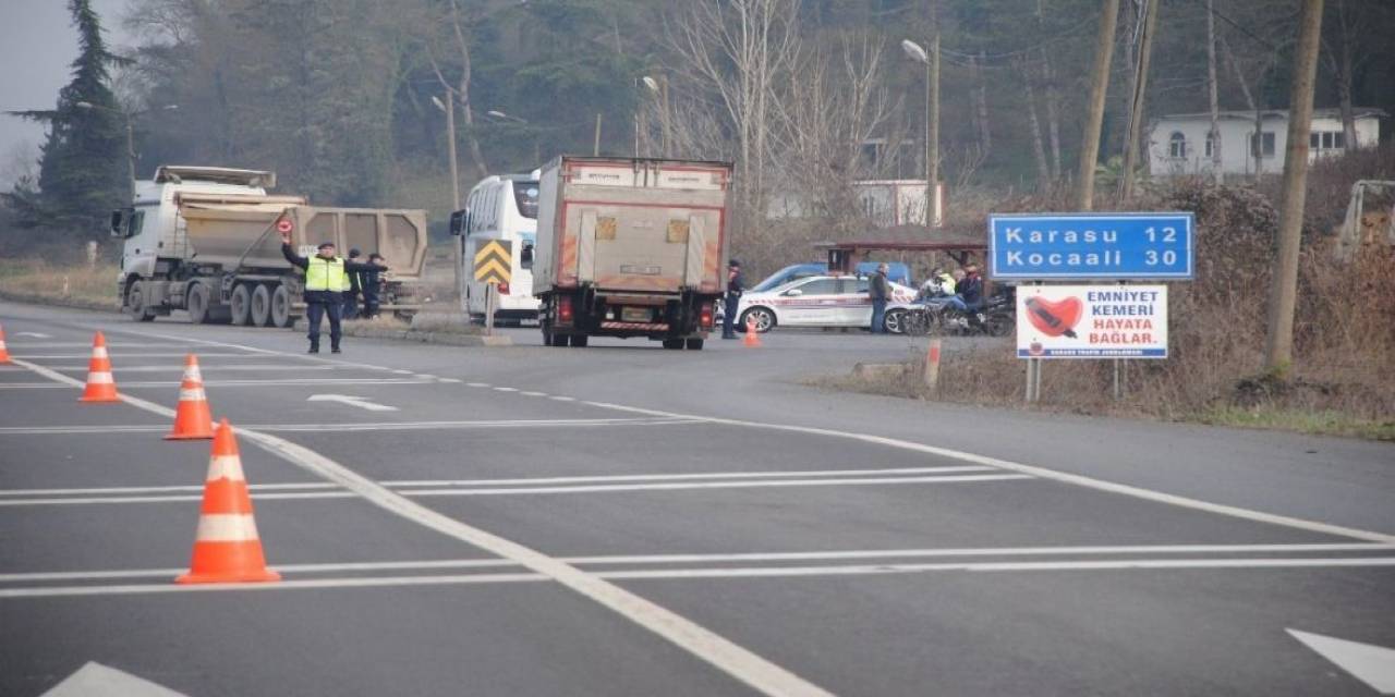 Jandarma Trafikte Affetmedi: 855 Aracı Trafikten Men Etti
