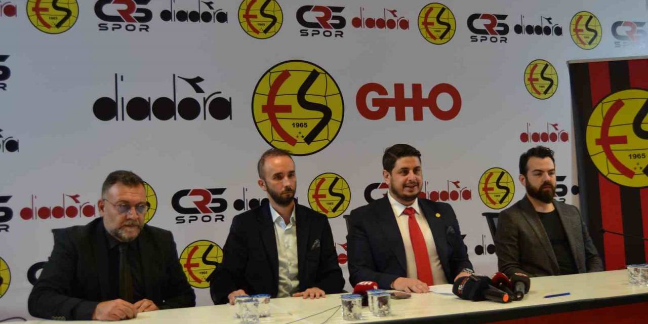 Eskişehirspor Başkanı Koca 4’te 4 Yapan Takıma Destek İsteği