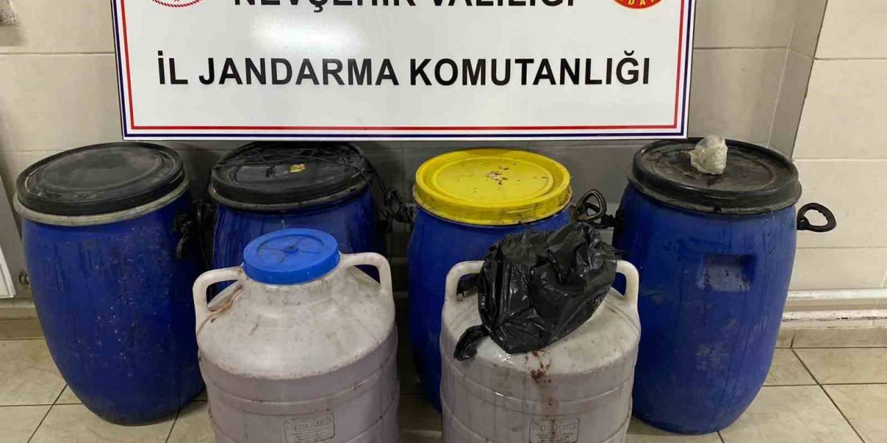 İş Yerinde Yapılan Aramalarda 400 Litre Kaçak Alkol Bulundu