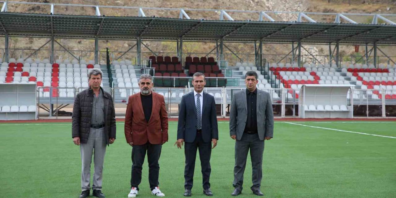 Besni Sentetik Çim Yüzeyli Futbol Sahası Yenilendi